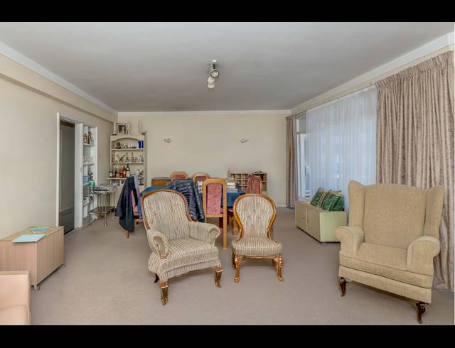 2 BEDROOM APARTMENT TO LET IN THREE ANCHOR BAY